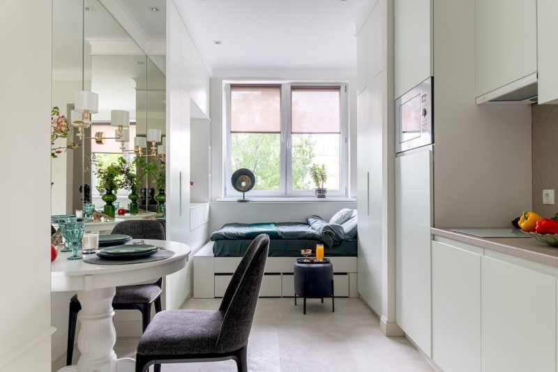 Как «спрятать» кухню в студии: 7 примеров, которые мы нашли у дизайнеров
