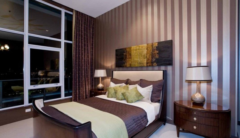 Полосатые обои в интерьере: виды и комбинирование полоски