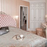 Полосатые обои в интерьере: виды и комбинирование полоски