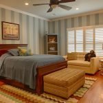 Полосатые обои в интерьере: виды и комбинирование полоски