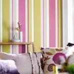 Полосатые обои в интерьере: виды и комбинирование полоски
