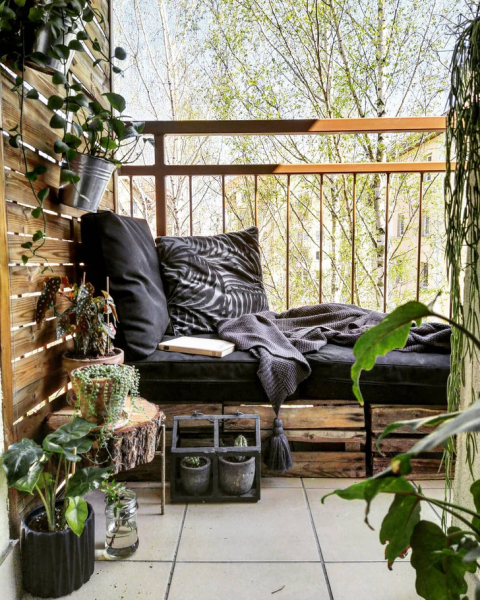 Маленький балкон: как использовать небольшое пространство с умом