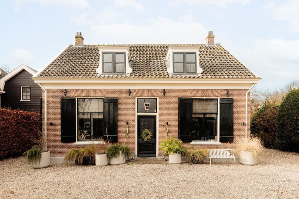 История и современность в деревенском домике в Нидерландах