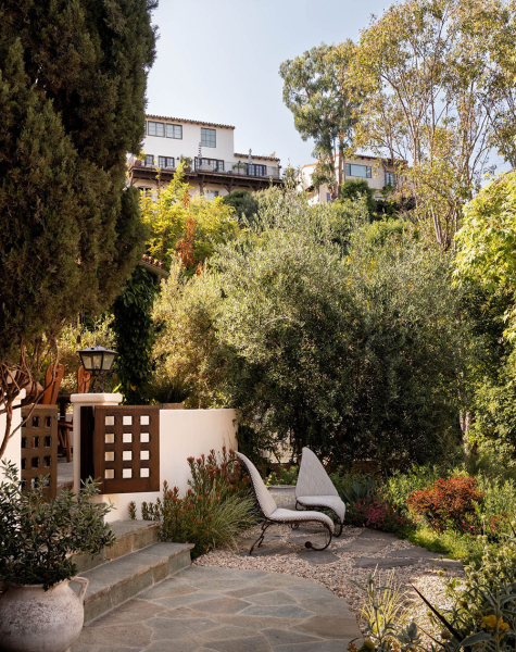 Словно на юге Испании: великолепная вилла с садом в Калифорнии