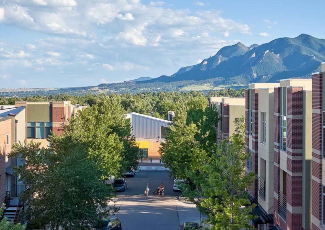 Библиотека North Boulder от бюро WORKac:  горы и треугольники