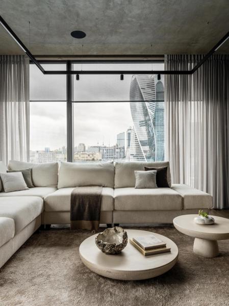 Графит и дерево: смотрим на квартиру 126 м² для холостяка в Москве