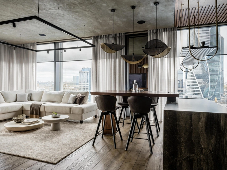Графит и дерево: смотрим на квартиру 126 м² для холостяка в Москве